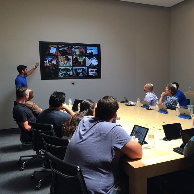 Opening remarks on the briefing room at Apple Store