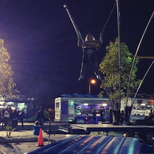 Jessalyn bouncing #evfreefullerton #christmasblvd Post image