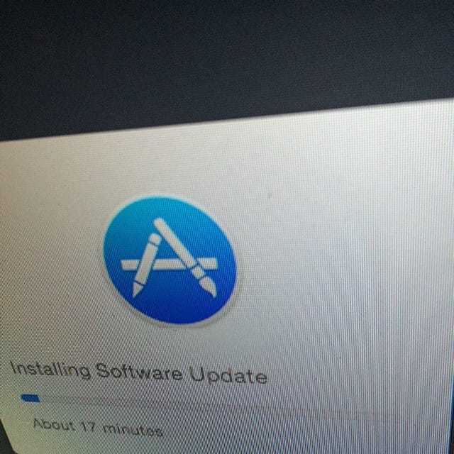 Updating to OS X 10.10 Update 1.0 looking forward to some airdrop (I hope) #OSX Post image