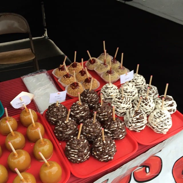 These candy apple are CRAZY BIG Post image