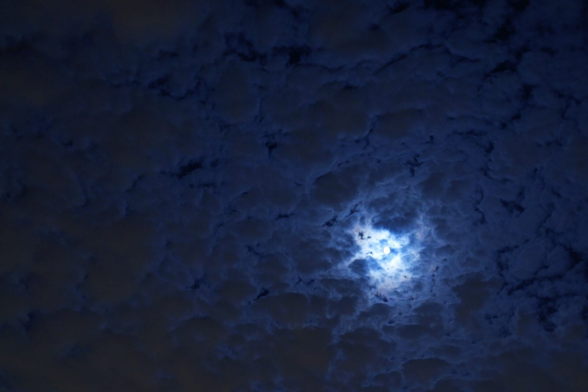 Blue Moon Eve Timelapse in 4K Post image