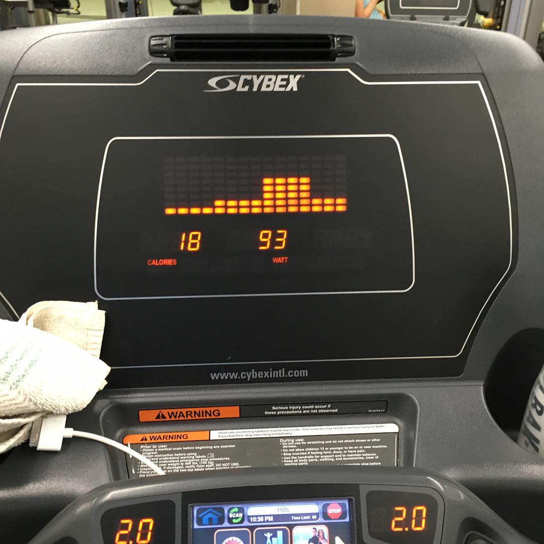 Ah, the Cybex treadmills have fans Post image