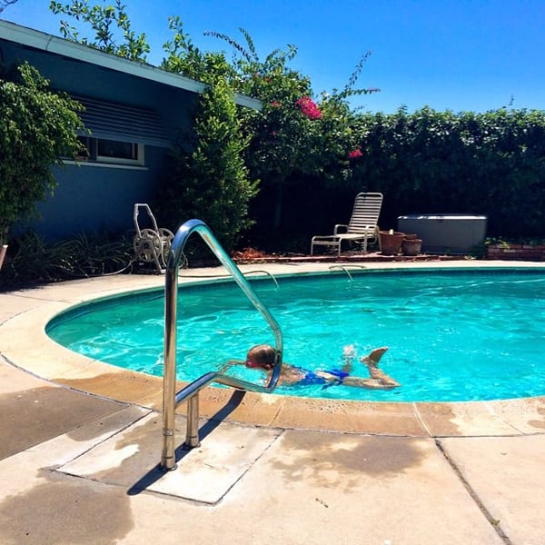 Hanging out with the family by the pool #fourthofjuly #pool #party