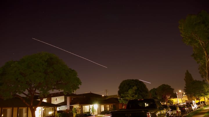 Airplane time lapse and long exposures Feature image