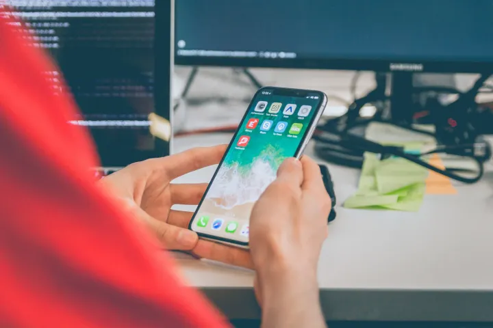 Getting work done on the go with an iPhone Feature image